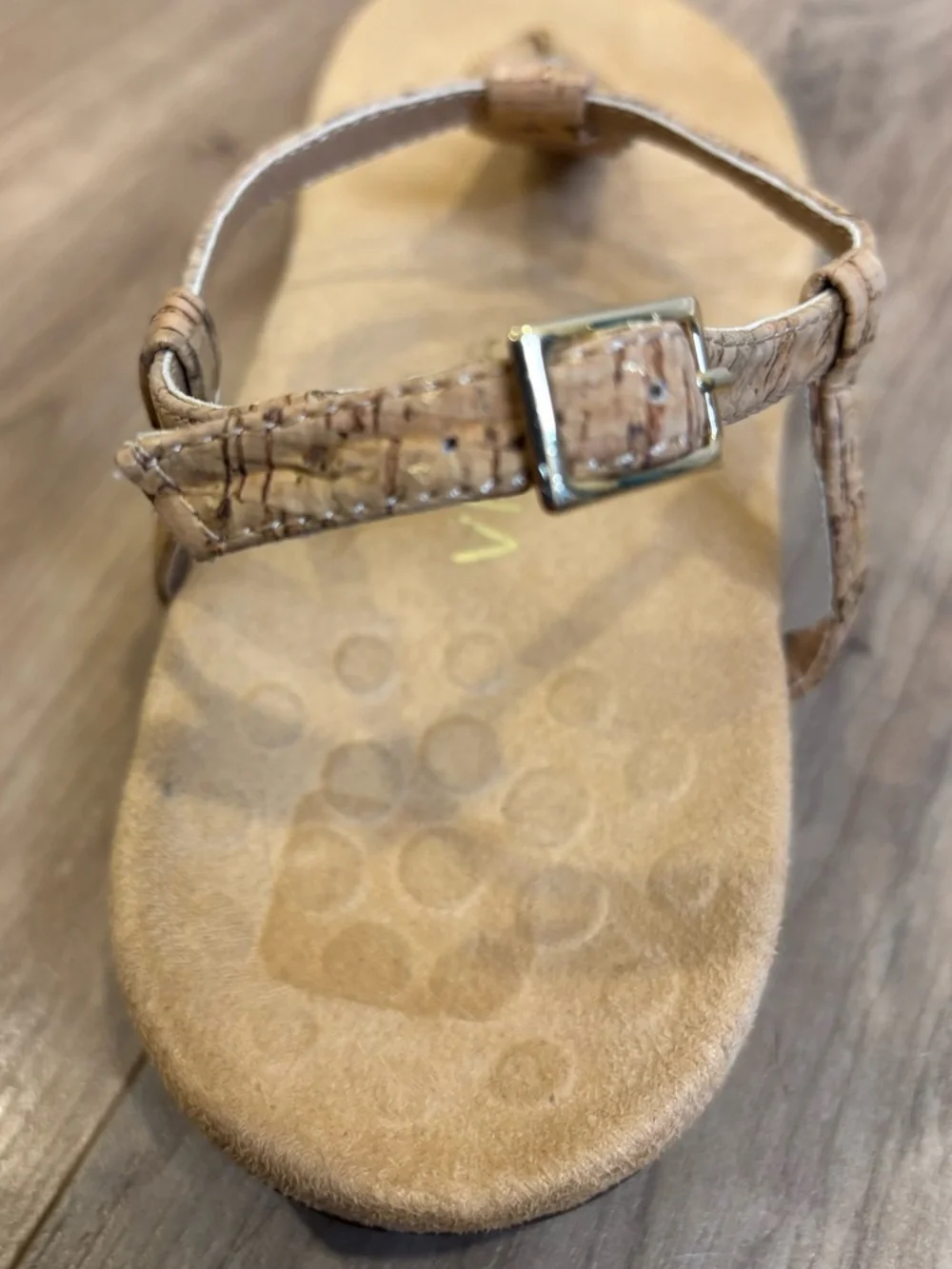 Vionic Rest Nala Leather Thong Sandals Gold Metallic Studs Arch Support Size 10
